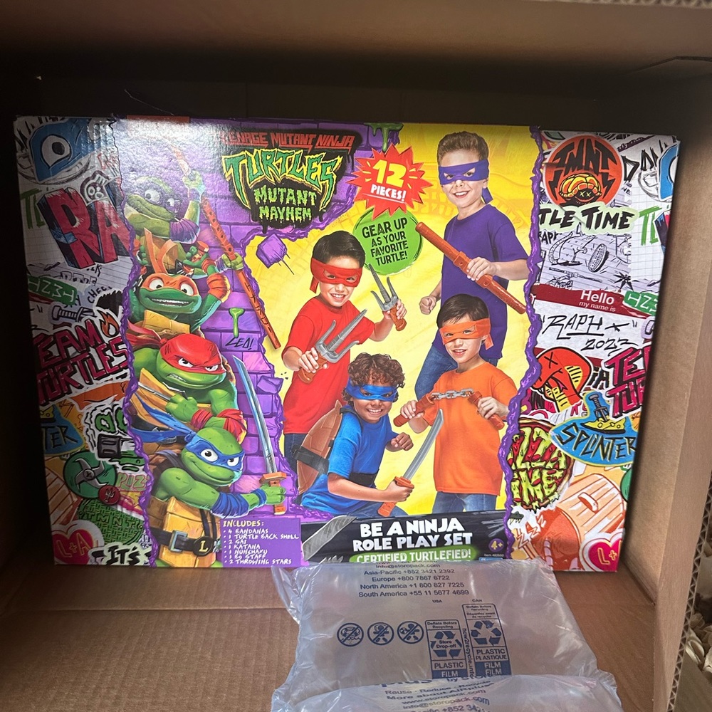 Amazon Exclusive TMNT Mutant Mayhem Role Play Treasure Chest